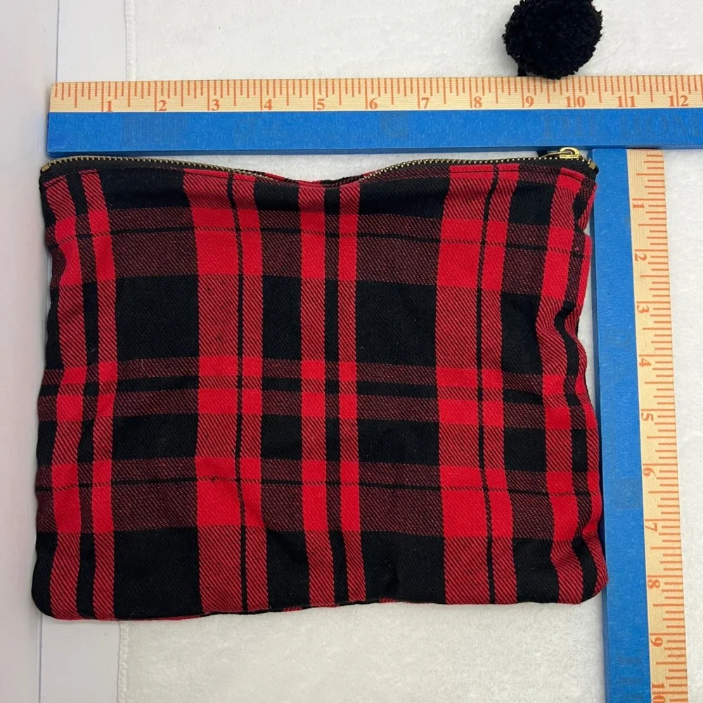 Plaid Pouch Women OS Red‎ Black Flannel Pom-Pom Zipper Clutch Travel Makeup
